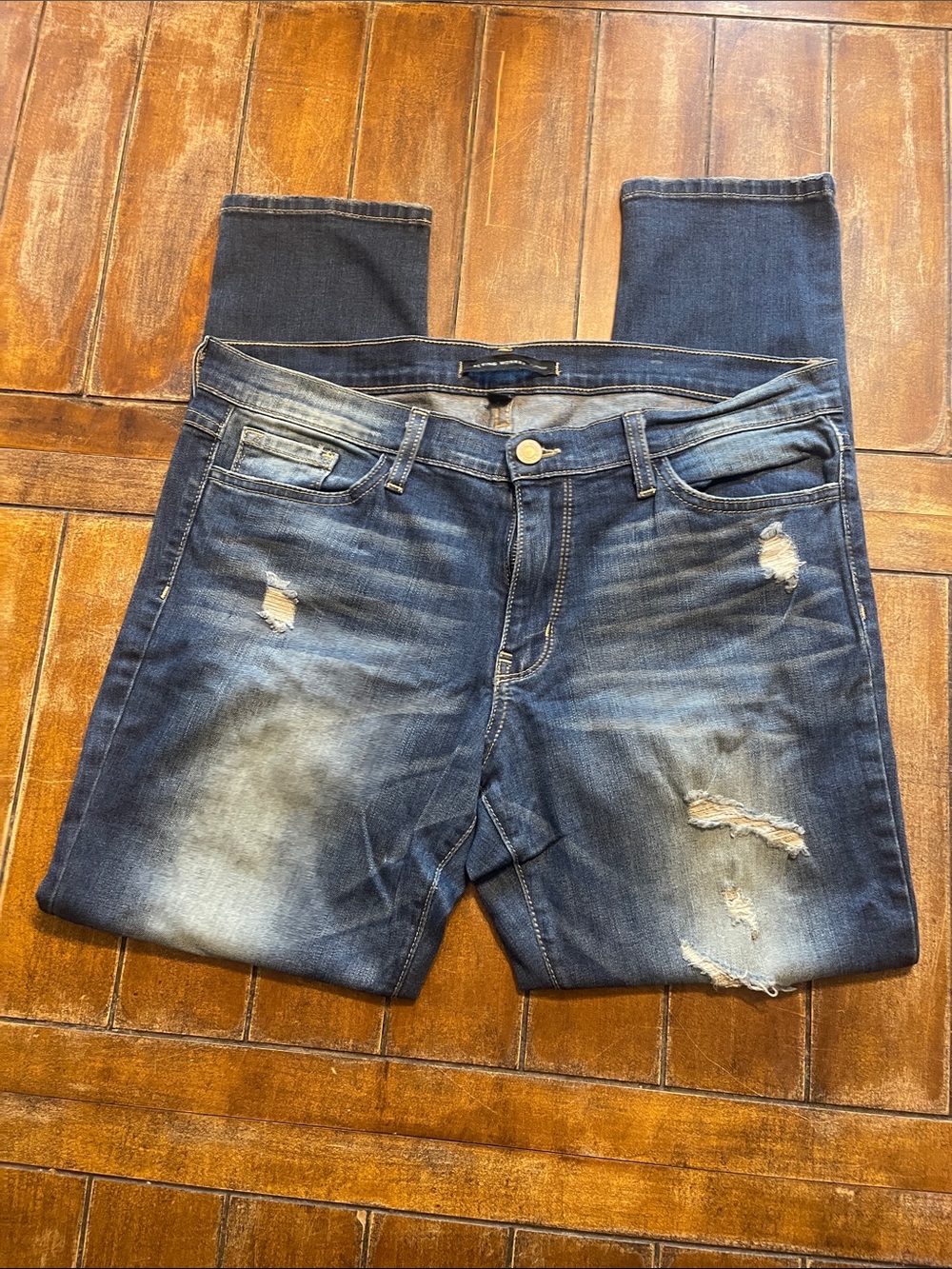 Women’s Distressed Dark Wash Stretch Jeans - Blue